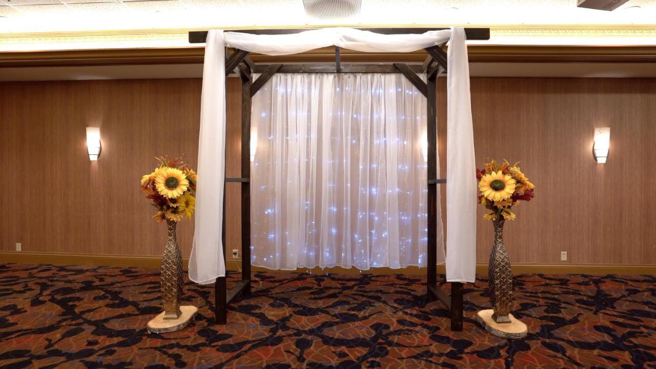 Holiday Inn Dubuque/Galena By Ihg Zewnętrze zdjęcie