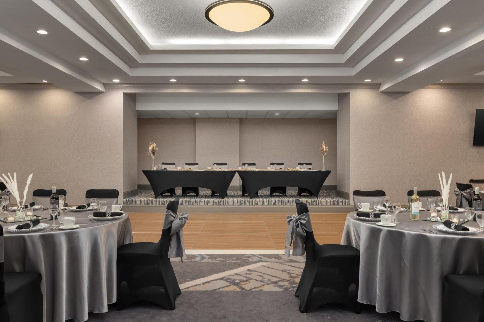 Holiday Inn Dubuque/Galena By Ihg Zewnętrze zdjęcie