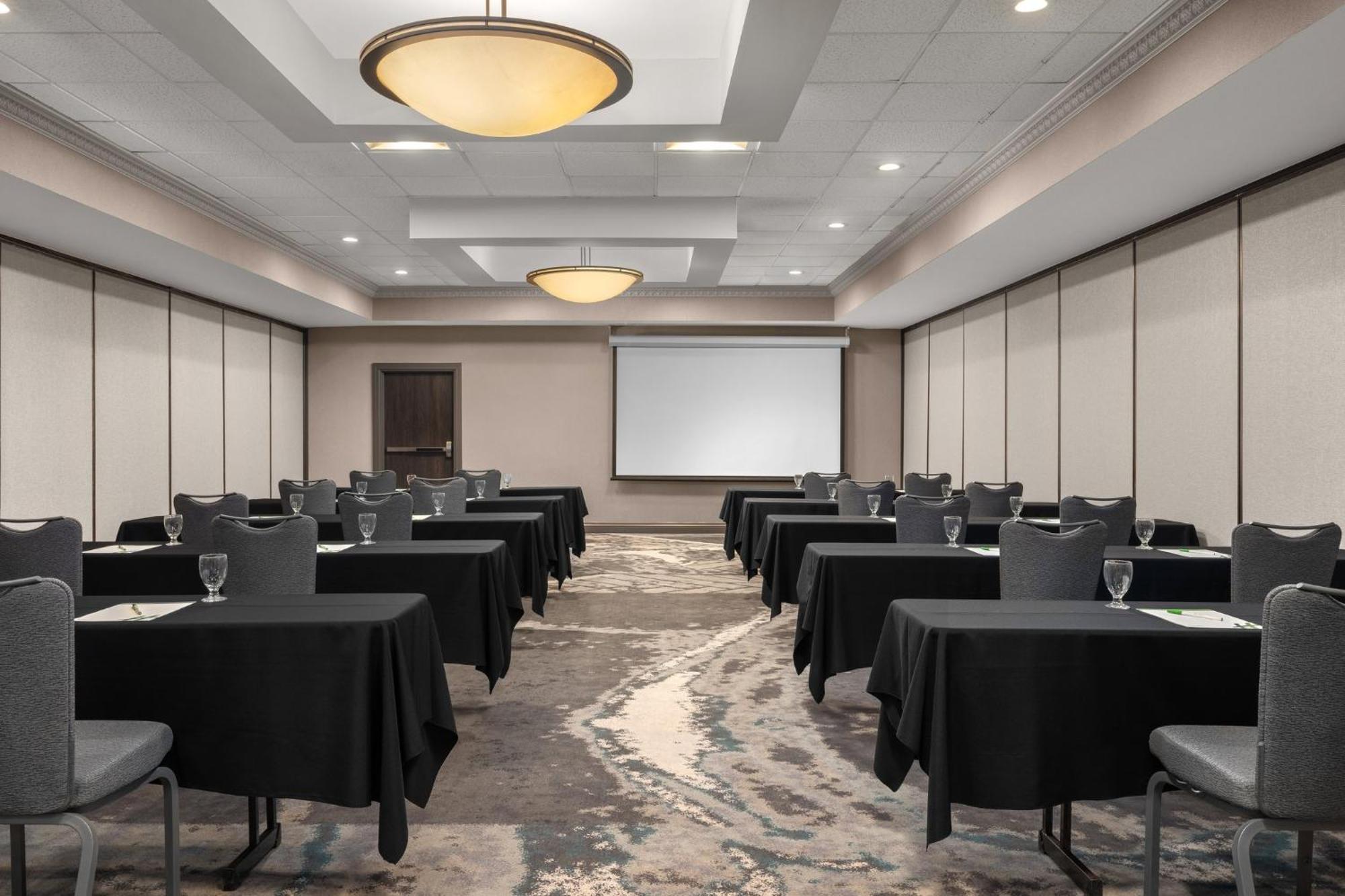 Holiday Inn Dubuque/Galena By Ihg Zewnętrze zdjęcie